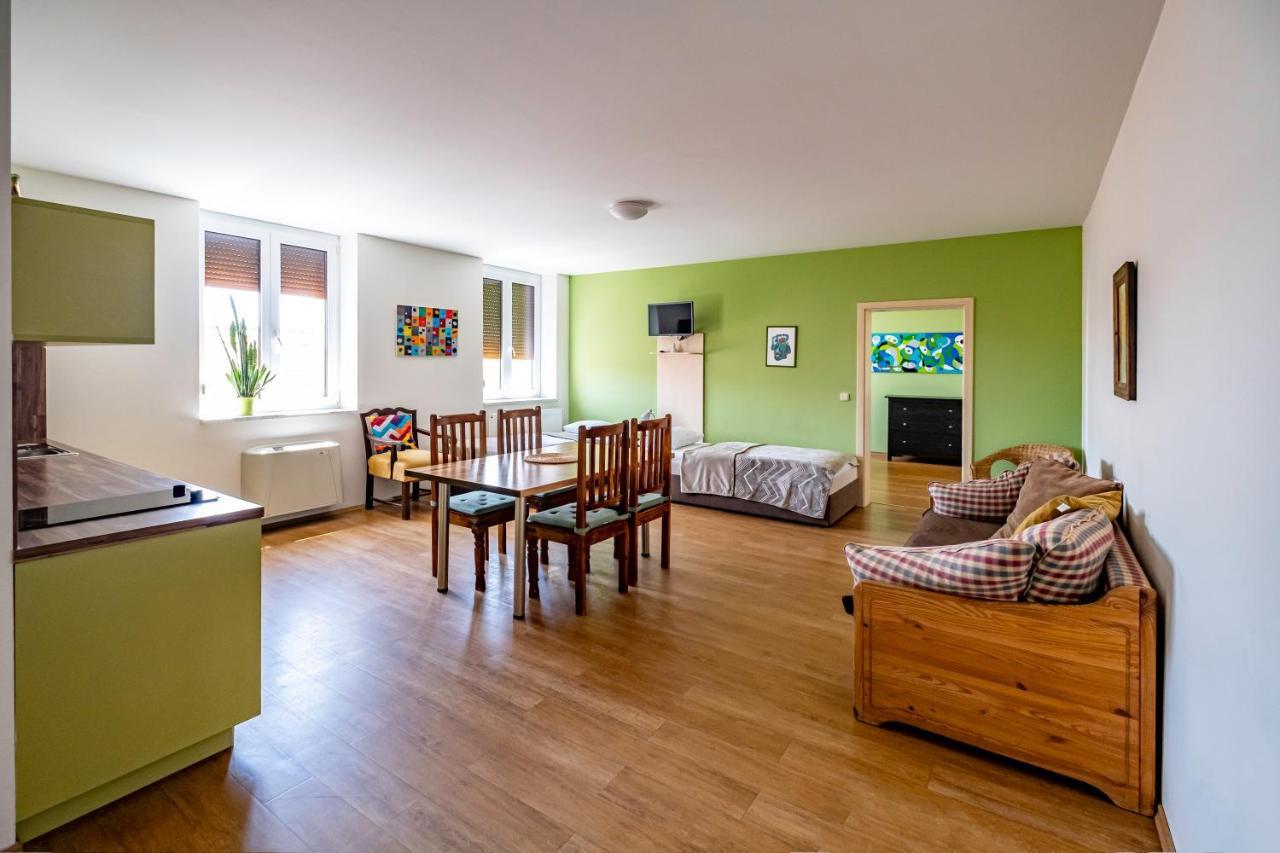 Apartmany Gulliver Микулов Экстерьер фото