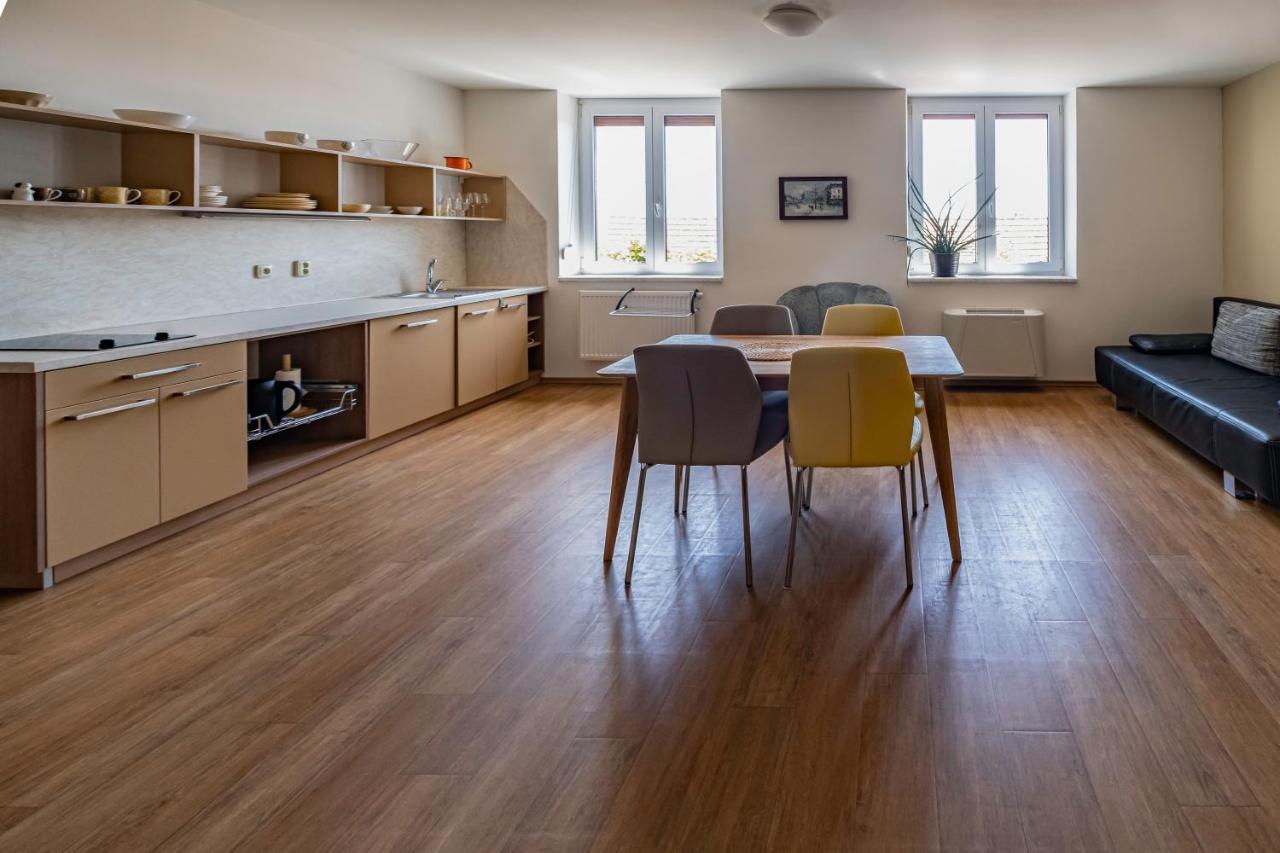 Apartmany Gulliver Микулов Экстерьер фото
