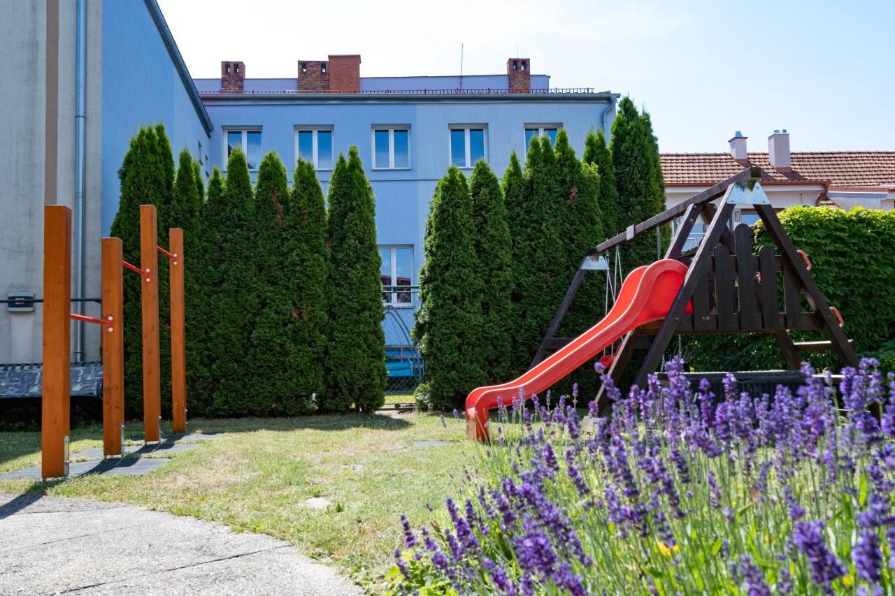 Apartmany Gulliver Микулов Экстерьер фото