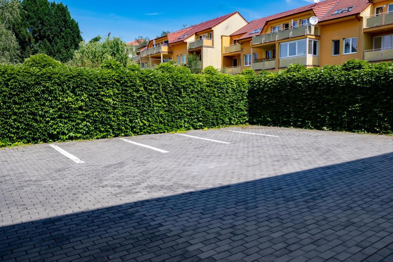 Apartmany Gulliver Микулов Экстерьер фото
