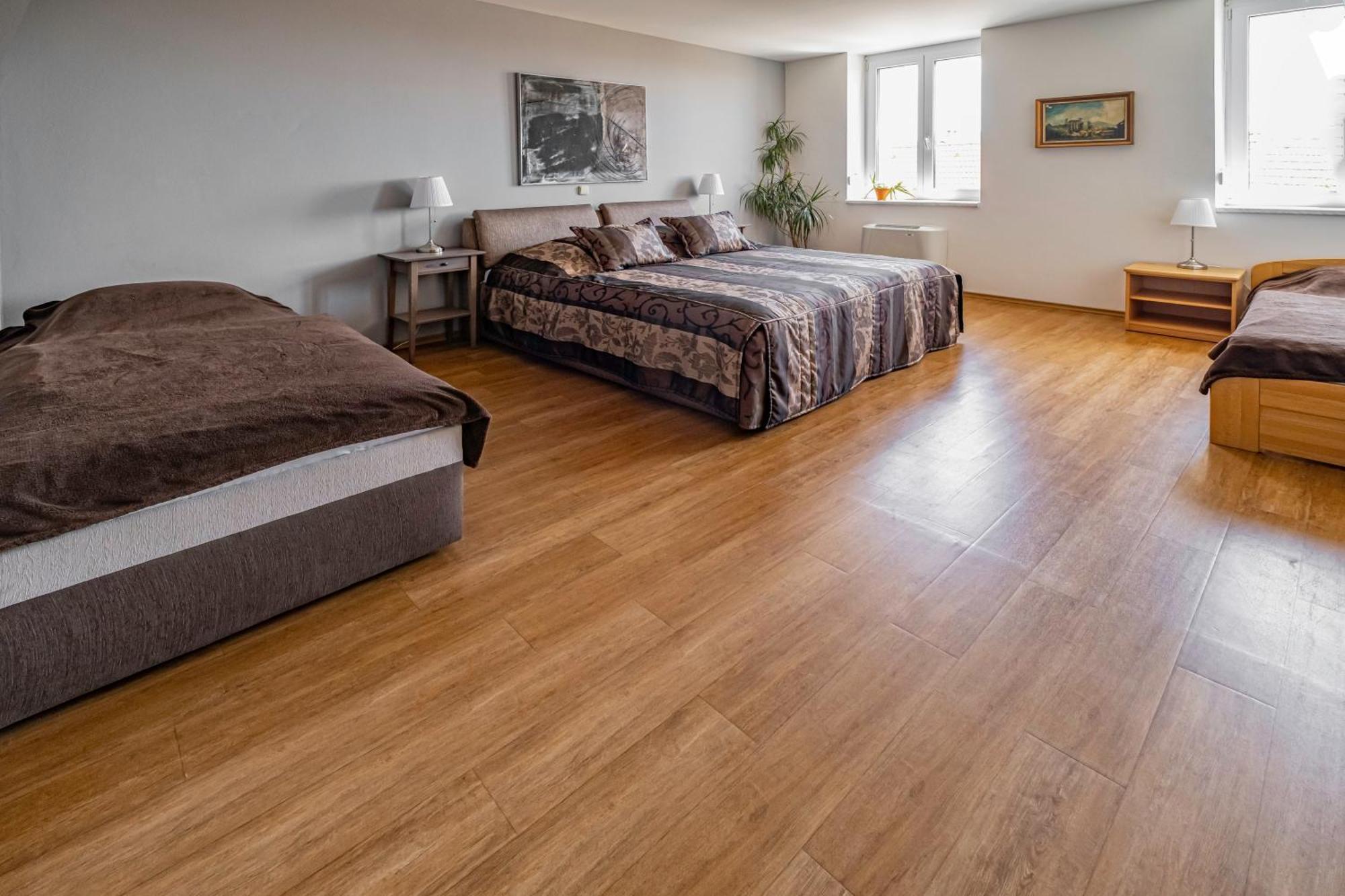 Apartmany Gulliver Микулов Экстерьер фото